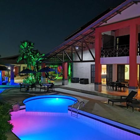 Pousada Flamboyant Village - Praia Das Fontes - 50Mt Da Gruta Mae D'Agua (Adults Only) 贝贝里比 外观 照片